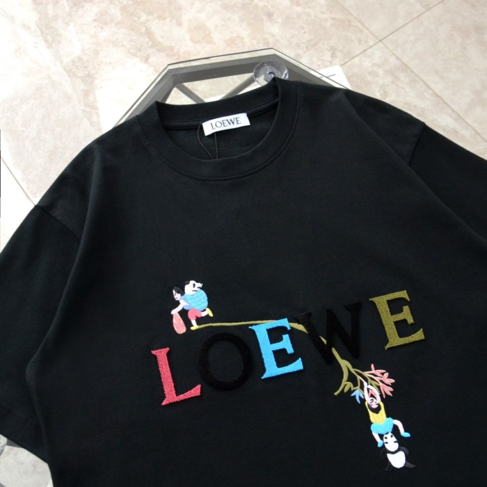 【話題商品！】ロエベ スーパーコピー 歯ブラシ刺繍刺繍レッサーパンダカジュアル丸首半袖Tシャツ