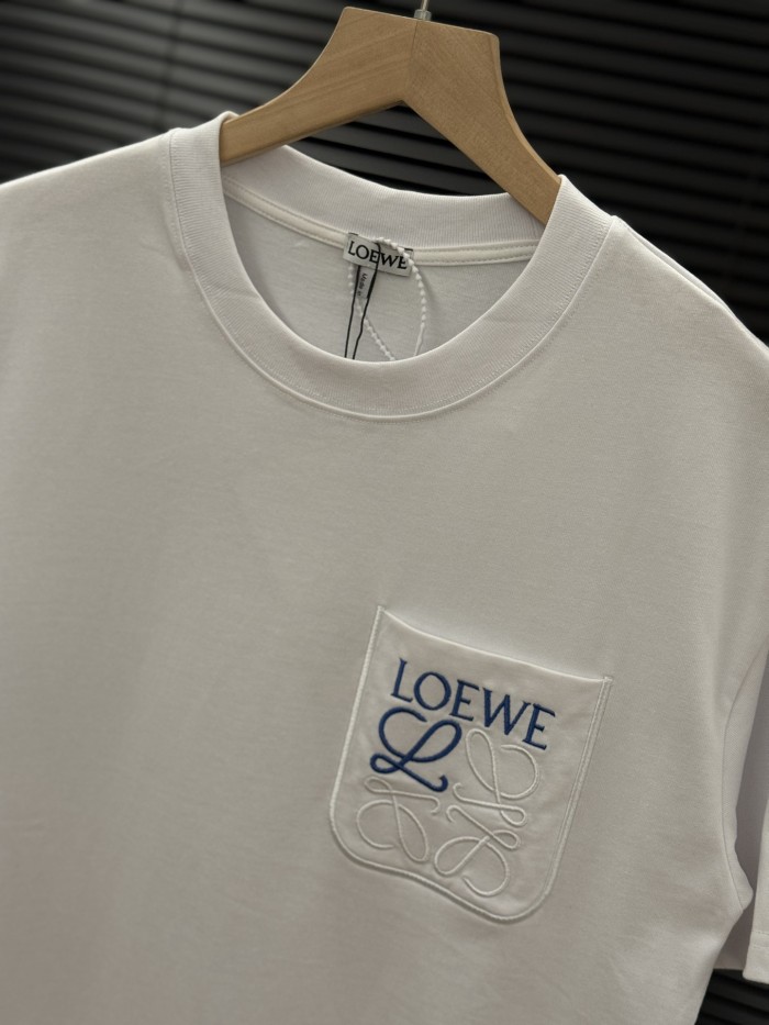 累積売上総額第１位！ロエベ 偽物通販 夏の新作ポケット刺繍カップル半袖Tシャツ2色