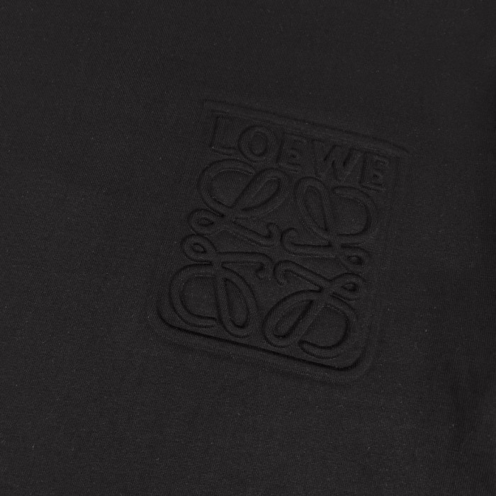 超話題! ロエベ n級品 24 ss最新立体クラシックエンボスロゴ半袖Tシャツ