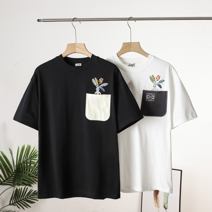 使い勝手良し ロエベ 偽物通販 マンデラ草刺繍ポケットパッチワークロゴ刺繍Tシャツ2色