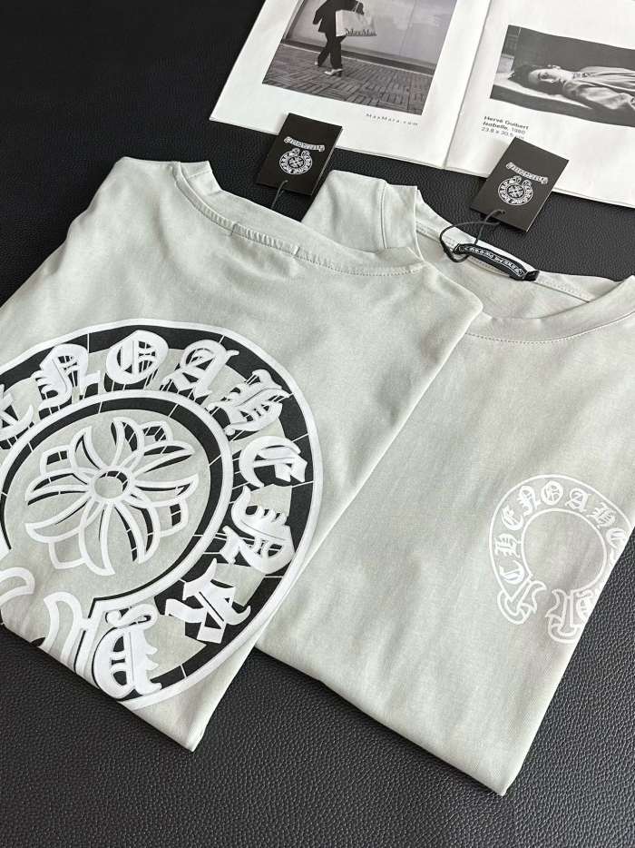新作 クロムハーツ n級品 ブルーグレーのミラージュプリントTシャツ