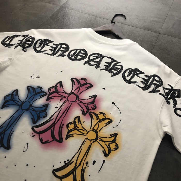 入手困難 クロムハーツ 偽物通販 2024新作手描きプリント半袖Tシャツ