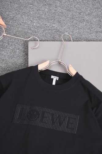 累積売上総額第１位！ ロエベ コピー 刺繍オールインワンネック半袖Tシャツ