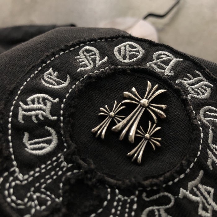 【話題商品！】クロムハーツ 偽物通販 2024新型重工シート刺繍半袖Tシャツ