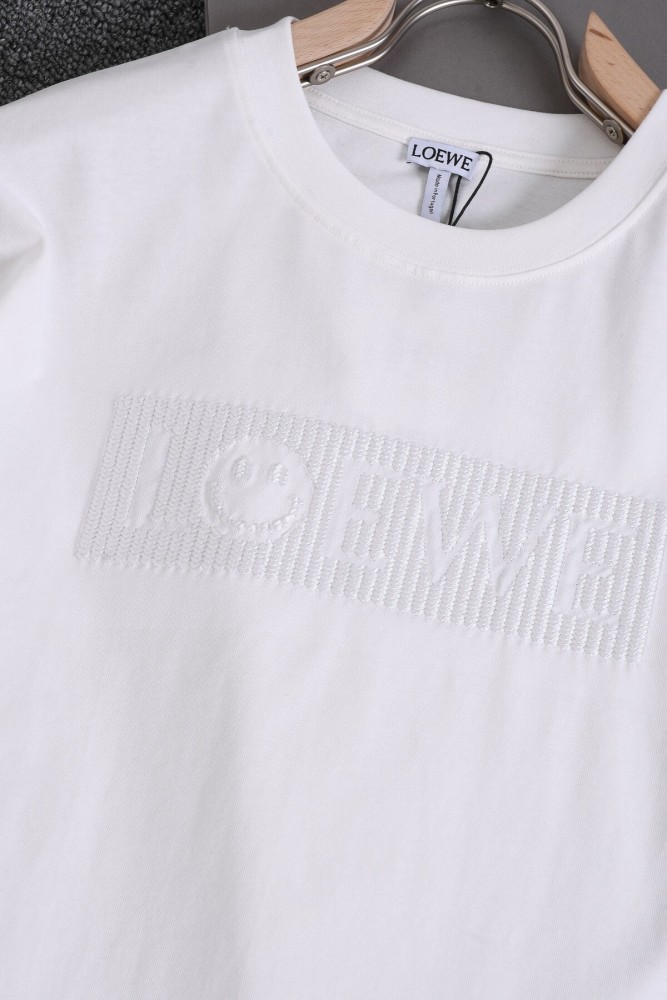 一目惚れ♪ ロエベ スーパーコピー 刺繍オールインワンネック半袖Tシャツ
