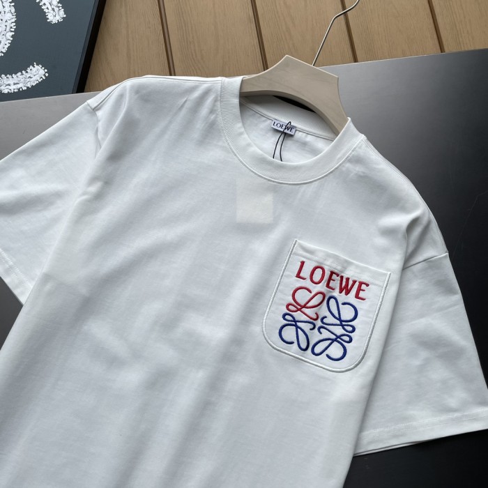大人気 ロエベ 偽物通販 24 SS新作定番ロゴ刺繍胸ロゴ半袖Tシャツ