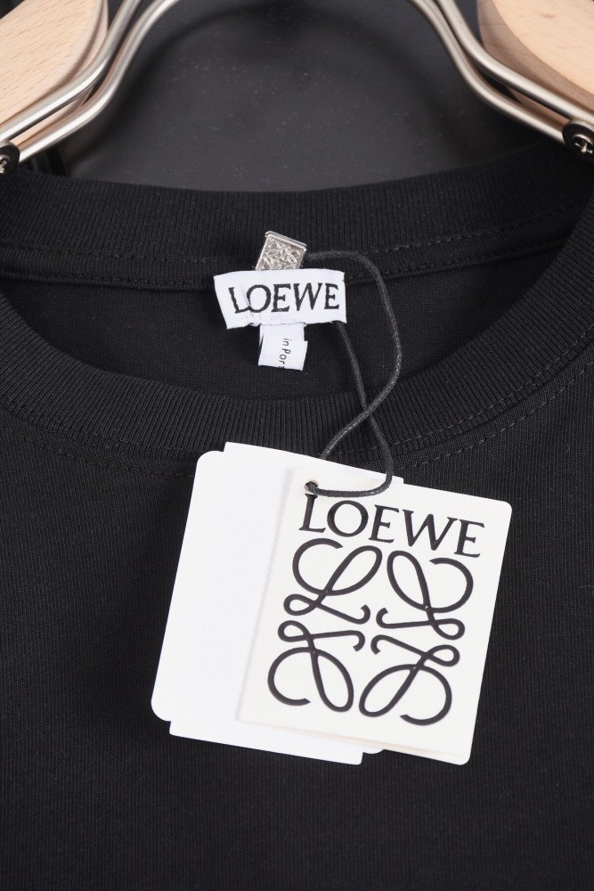 超奇跡の入荷☆ ロエベ 偽物通販 刺繍オールインワンネック半袖Tシャツ