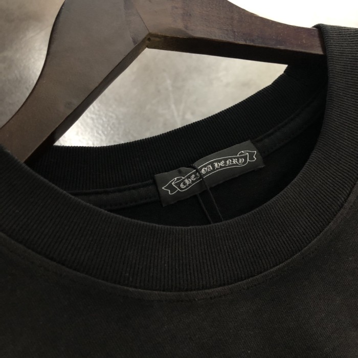 【話題商品！】クロムハーツ 偽物通販 2024新型重工シート刺繍半袖Tシャツ