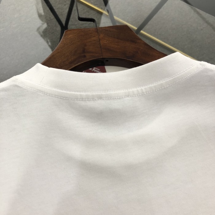 ★超人気 ロエベ 偽物通販 2024新作胸元プリントロゴ半袖Tシャツ