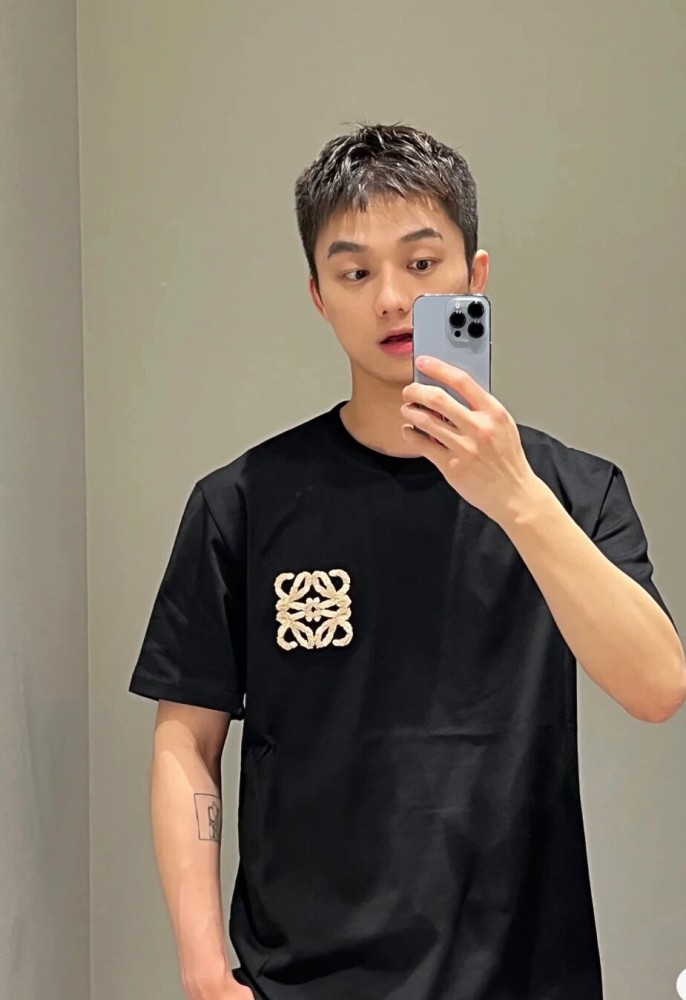使い勝手良し ロエベ コピー 2024夏の新作タオル刺繍ロゴ刺繍オールインワンネック半袖Tシャツ
