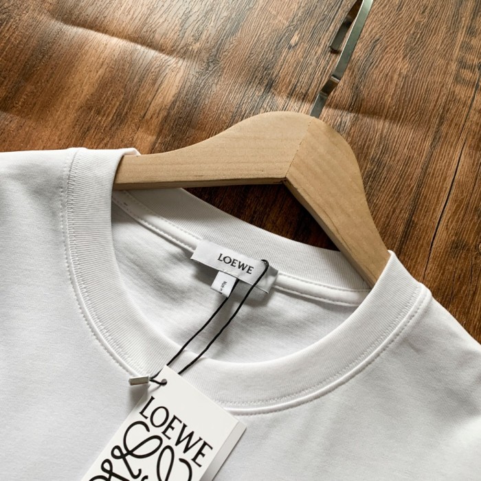 日本未入荷 ロエベ 激安偽物 重工刺繍男女同型丸首Tシャツ