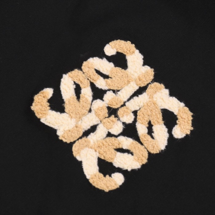 使い勝手良し ロエベ コピー 2024夏の新作タオル刺繍ロゴ刺繍オールインワンネック半袖Tシャツ