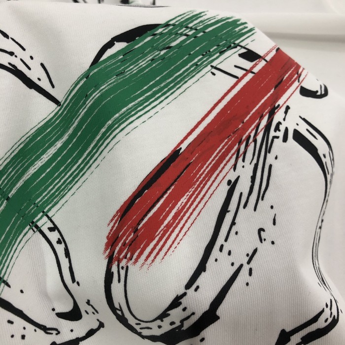 ★超人気 ロエベ 偽物通販 2024新作胸元プリントロゴ半袖Tシャツ