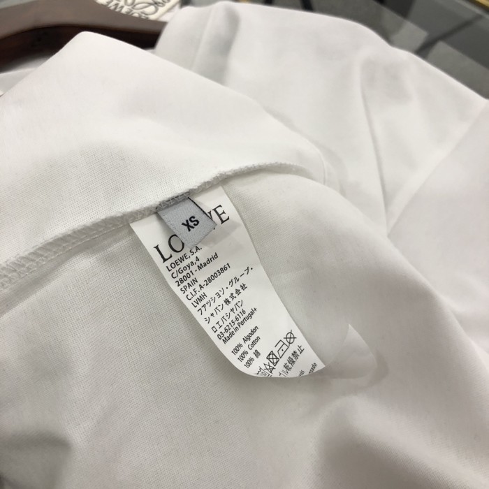 ★超人気 ロエベ 偽物通販 2024新作胸元プリントロゴ半袖Tシャツ