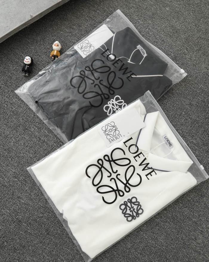 【話題商品！】 ロエベ コピーおすすめ ピュアカラー胸元ロゴ開襟半袖ポロシャツ2色