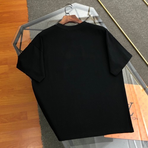 超話題! プラダ コピー 2024定番シリコンロゴポケット半袖Tシャツ