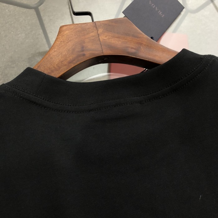 【限定】プラダ 激安通販 2024新作定番鉄ロゴポケット半袖Tシャツ