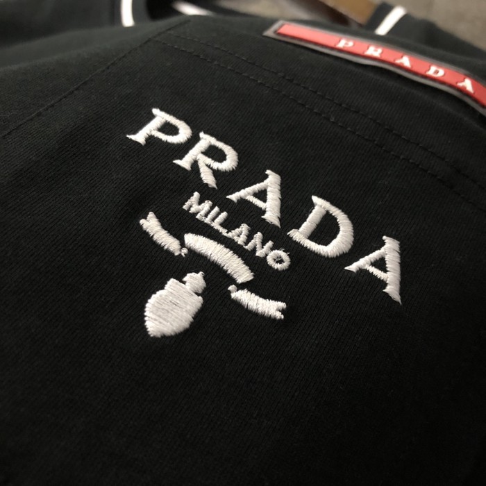 稀少 プラダ 激安通販 2024新作ロゴ刺繍半袖Tシャツ