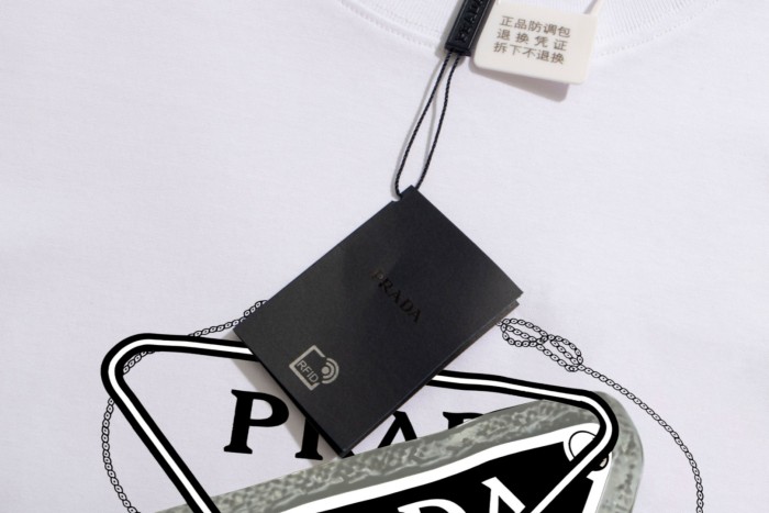 超奇跡の入荷☆ プラダ コピーおすすめ 2024新型丸首半袖Tシャツの色