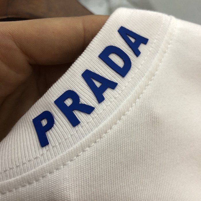 追跡付 プラダ n級品 2024新作ラベリングロゴ半袖Tシャツ