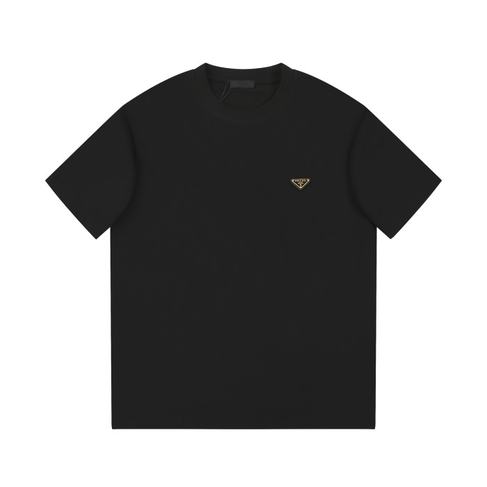 一目惚れ♪ プラダ 激安通販 2024春夏新作定番メタルロゴＴシャツ