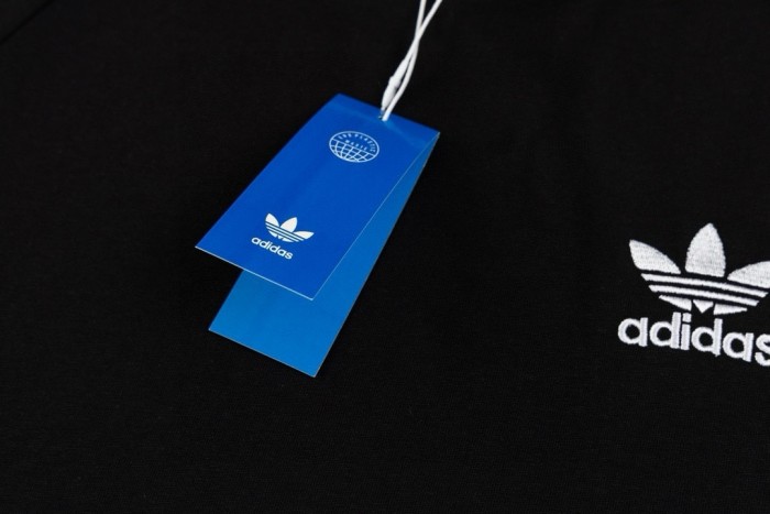 ★超人気 アディダス コピー 三段棒ステッチ肩落ちタイプカップル半袖Tシャツ2色