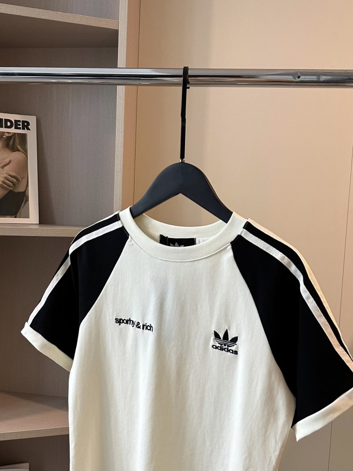 稀少 アディダス n級品 古着トリコロール刺繍ロゴショートTシャツ