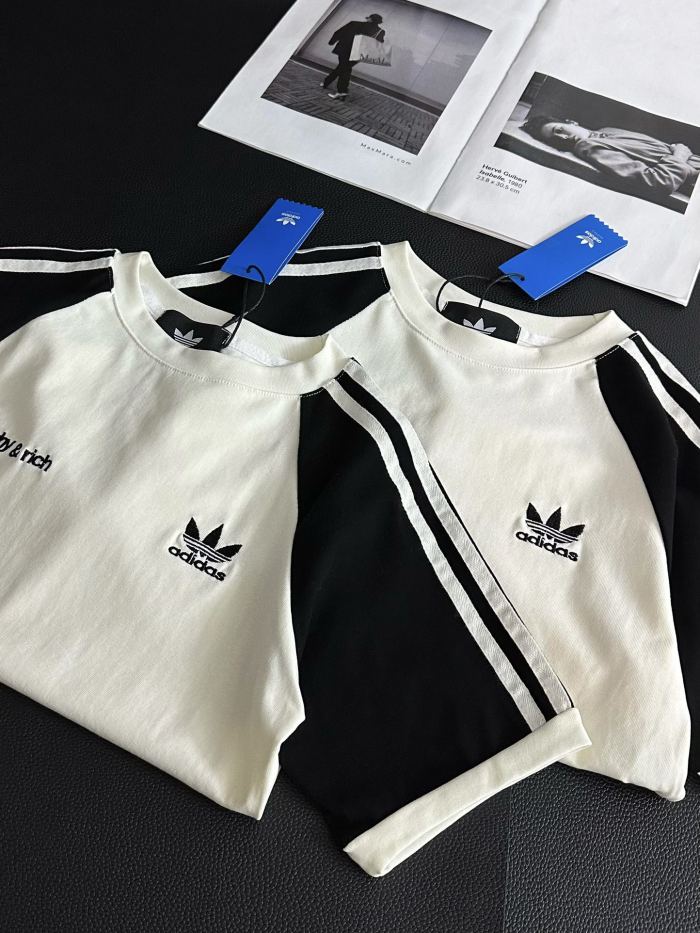 稀少 アディダス n級品 古着トリコロール刺繍ロゴショートTシャツ