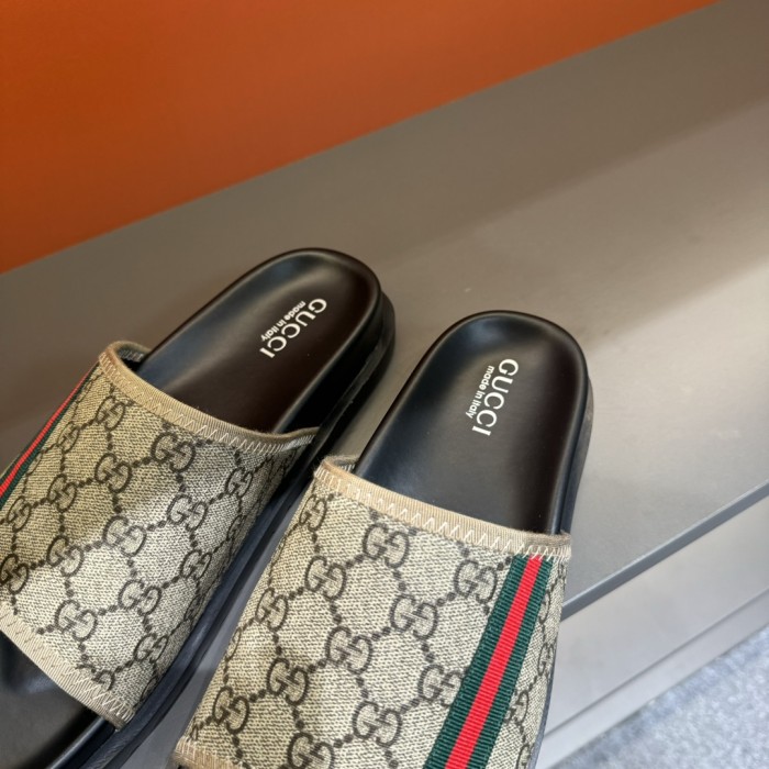 【限定】グッチ 偽物通販 の新型メンズ サンダル