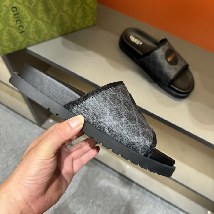累積売上総額第１位！グッチ コピーおすすめ の新型メンズ サンダル