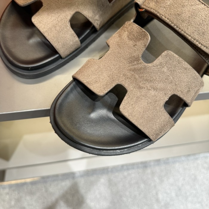 日本未入荷 エルメス 偽物通販 の新型メンズ サンダル