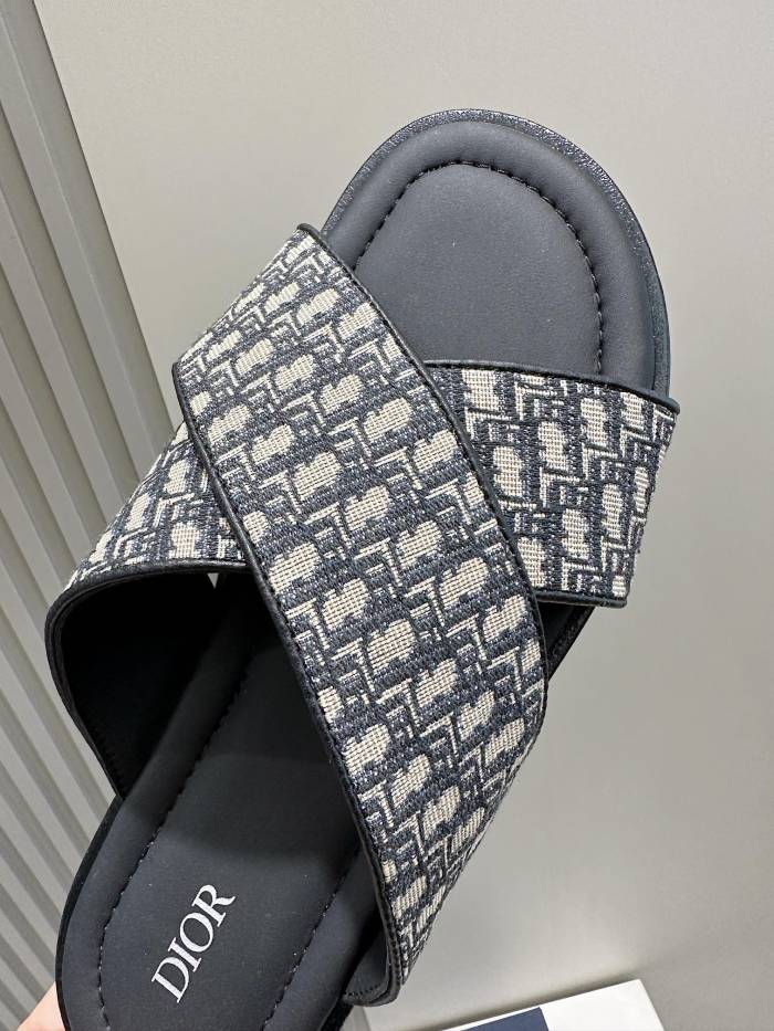 日本未入荷 ディオール スーパーコピー 男性用本革スリッパ