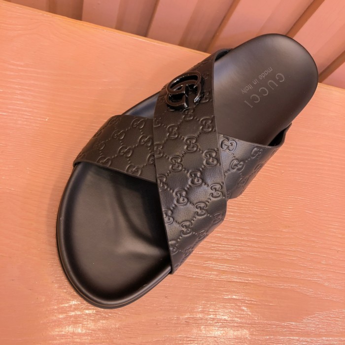 日本未入荷 グッチ コピー の新型メンズ サンダル