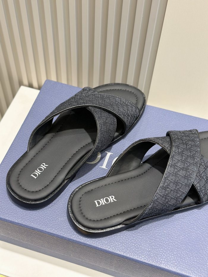 【話題商品！】ディオール n級品 男性用本革スリッパ