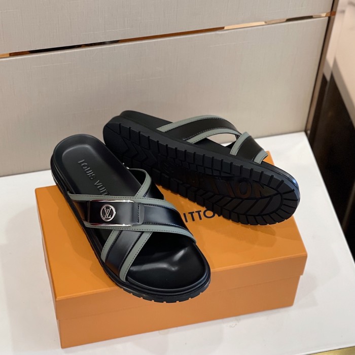 日本未入荷 ルイヴィトン 偽物通販 の新型メンズ サンダル