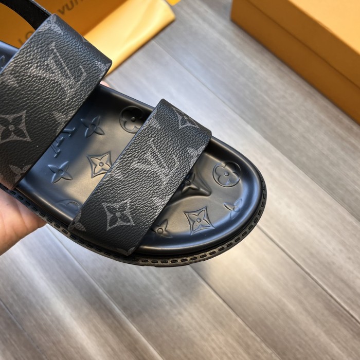 日本未入荷 ルイヴィトン コピーおすすめ の新型メンズ サンダル
