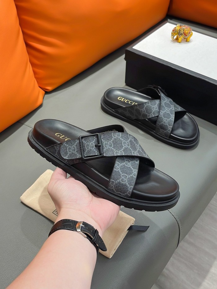 【限定】グッチ 激安偽物 の新型メンズ サンダル
