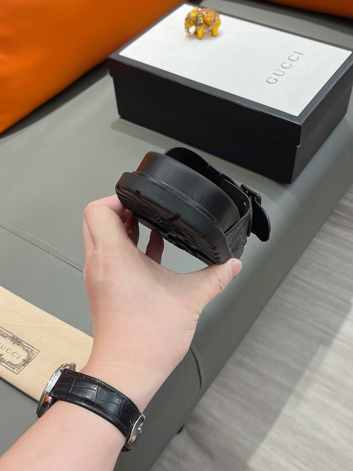 【話題商品！】グッチ 偽物通販 の新型メンズ サンダル