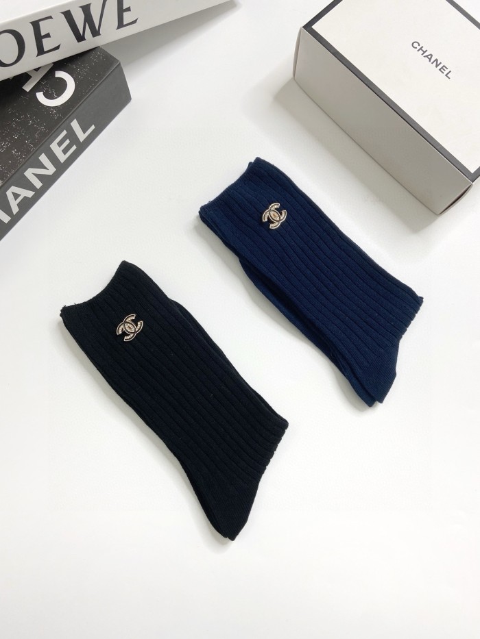 【限定】 シャネル 偽物通販 クラシックアルファベットロゴダブルニードルニットコットンミッドソックス