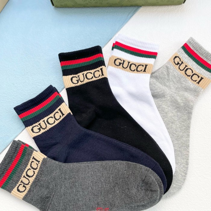 超奇跡の入荷☆ グッチ コピーおすすめ コーナーで品質の高い靴下