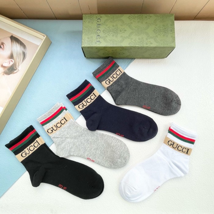 超奇跡の入荷☆ グッチ コピーおすすめ コーナーで品質の高い靴下