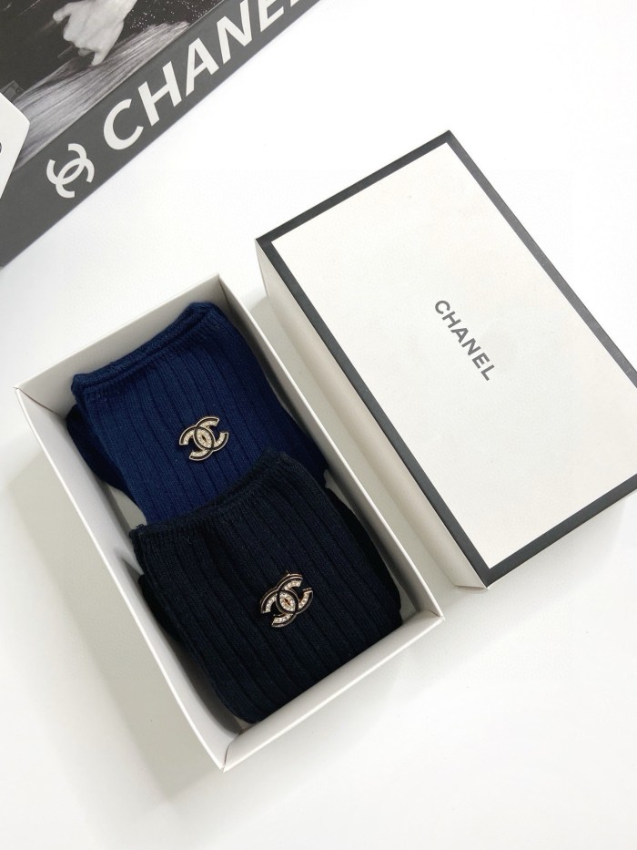 【限定】 シャネル 偽物通販 クラシックアルファベットロゴダブルニードルニットコットンミッドソックス