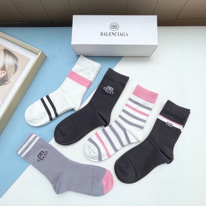 日本未入荷 バレンシアガ コピーおすすめ 中筒靴下