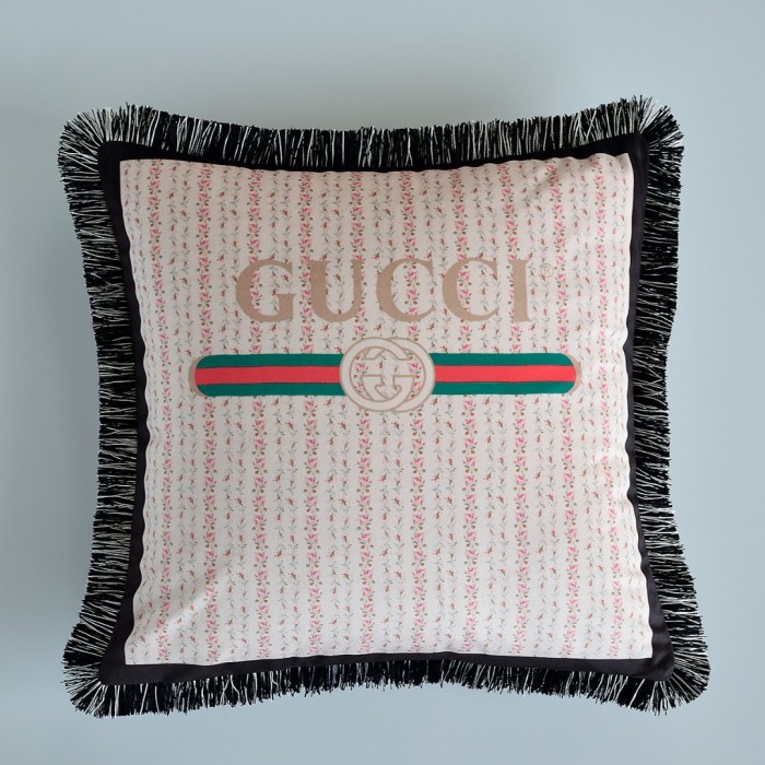 GUCCI クッションカバー/グッチクッション中材あり◆グッチカバー人気　インテリア雑貨新居プレゼント　フリンジクッション