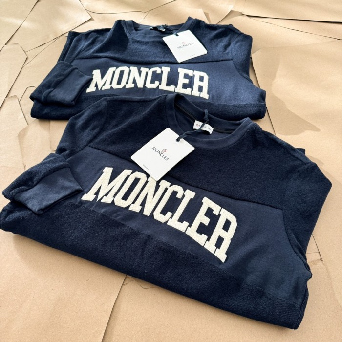 【限定】 モンクレール 激安通販 24 FWタオル生地の胸元刺繍下地長袖丸首衛衣の男女同型