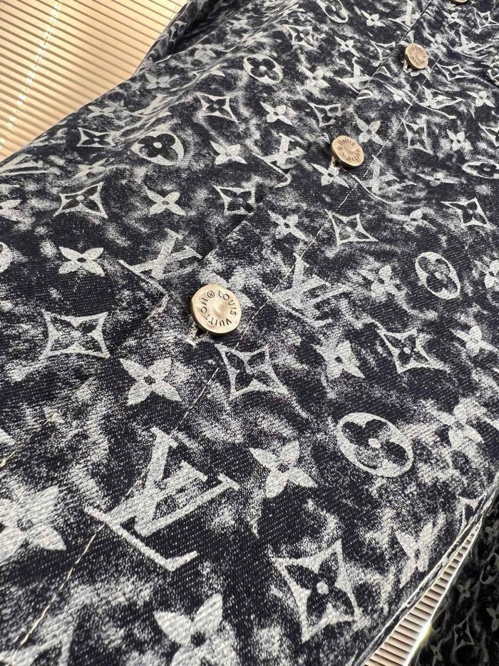追跡付 ルイヴィトン 激安通販 Lv/24 ss GONG俊#同シリーズブルーの老花迷彩プリント長袖シャツジャケット