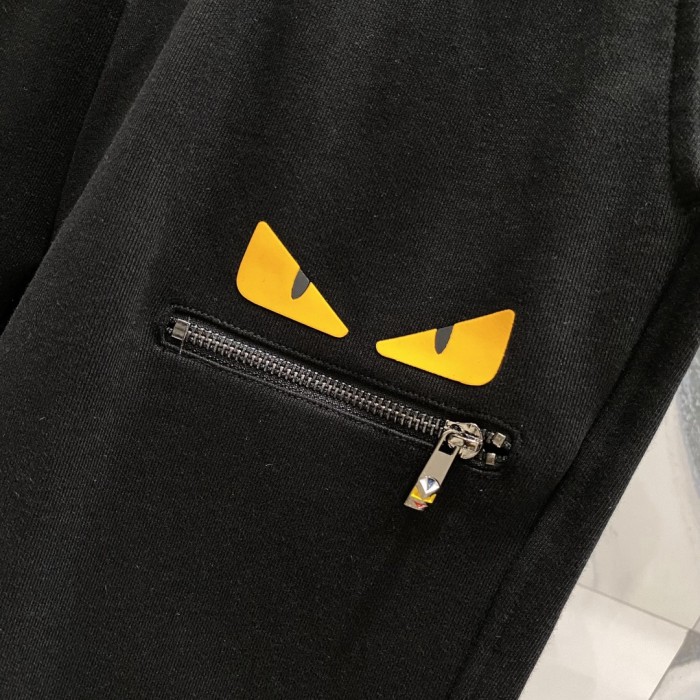 日本未入荷 フェンディ n級品 2024新作刺繍🪡小さな怪獣の目