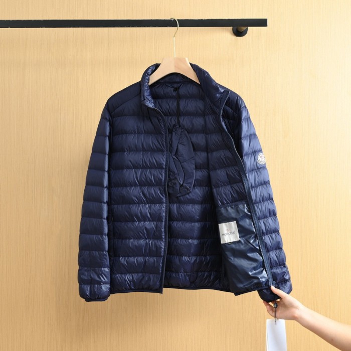 日本未入荷 モンクレール n級品 メンズスタンドカラーの薄手ダウンジャケット3色