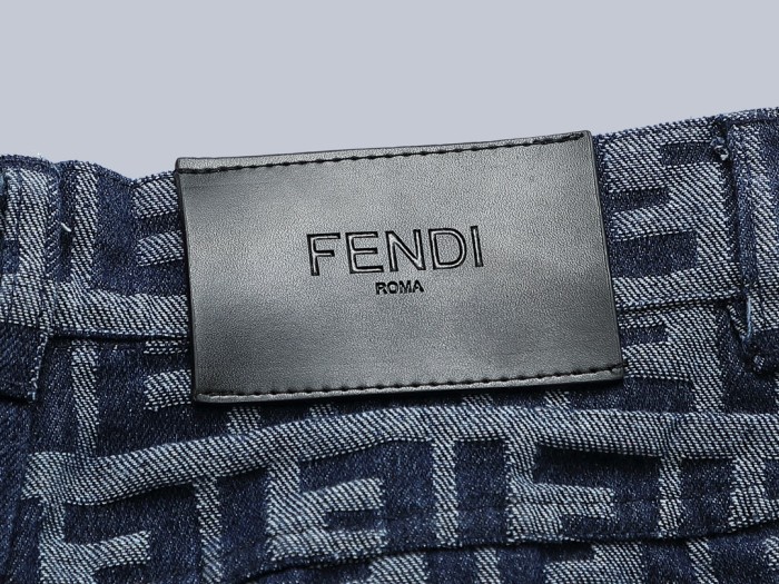 超奇跡の入荷☆ フェンディ 偽物通販 Fendiフルプリント水洗いデニムパンツ