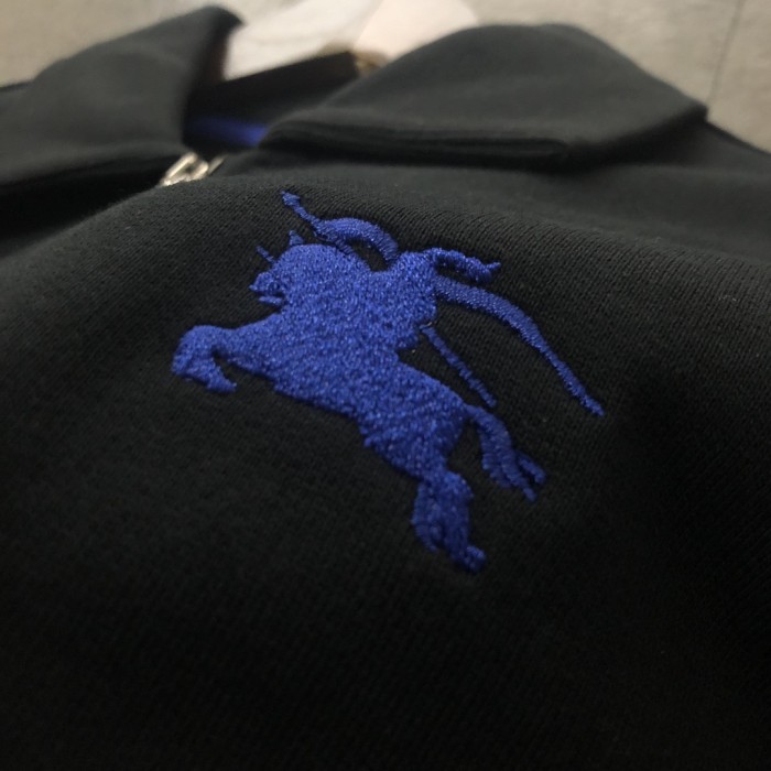 高品質 バーバリー n級品 2024新作ハーフ胸ジッパー刺繍ガーディアン